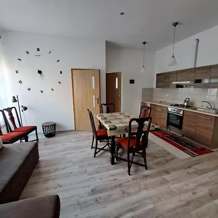 Nad Jeziorem Apartment